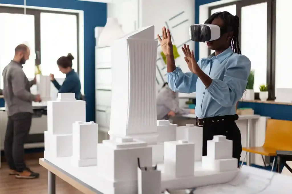 Arquitecta utilizando realidad virtual para visualizar modelos de edificios